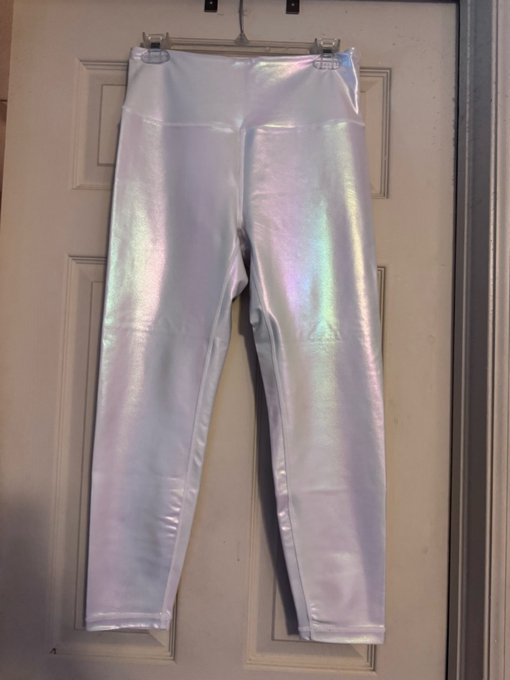 ZYIA Iridescent Pearl White Women’s 7/8 Leggings